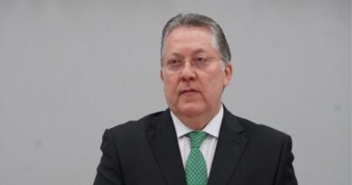 Vice-presidente do TCE Ceará, Valdomiro Távora, é agraciado com a Medalha Boticário Ferreira